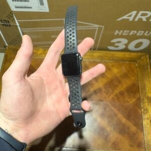 Apple Watch Series 3 Nike+.. DONT KNOW IF IT WORKS GOOD DEAL.